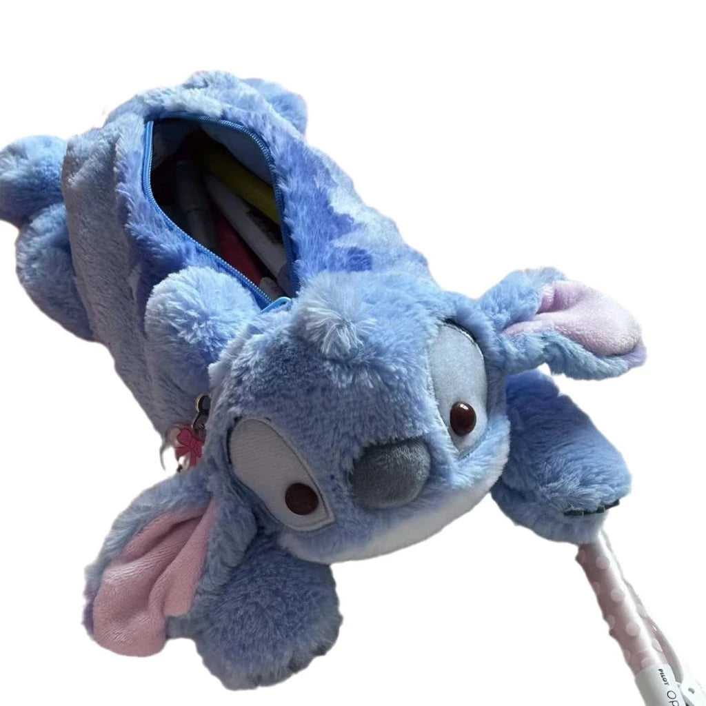 Estojo de Pelúcia do Stitch – Fofo e Espaçoso!